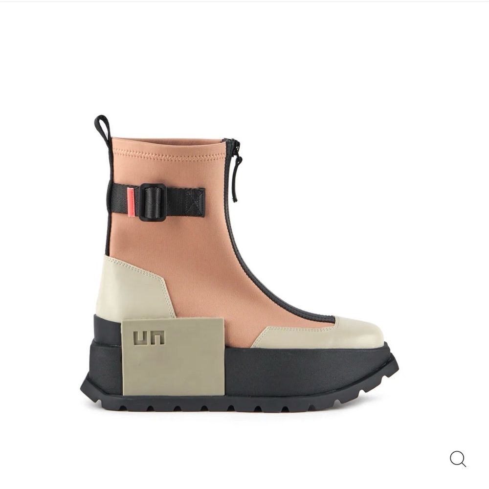 United Nude Roko Bootie II 
Blush and Cream Platform Ankle Boot-Brand New